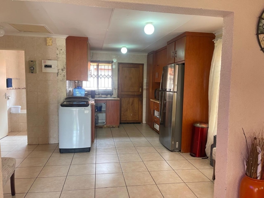 2 Bedroom Property for Sale in Tlhabane West North West